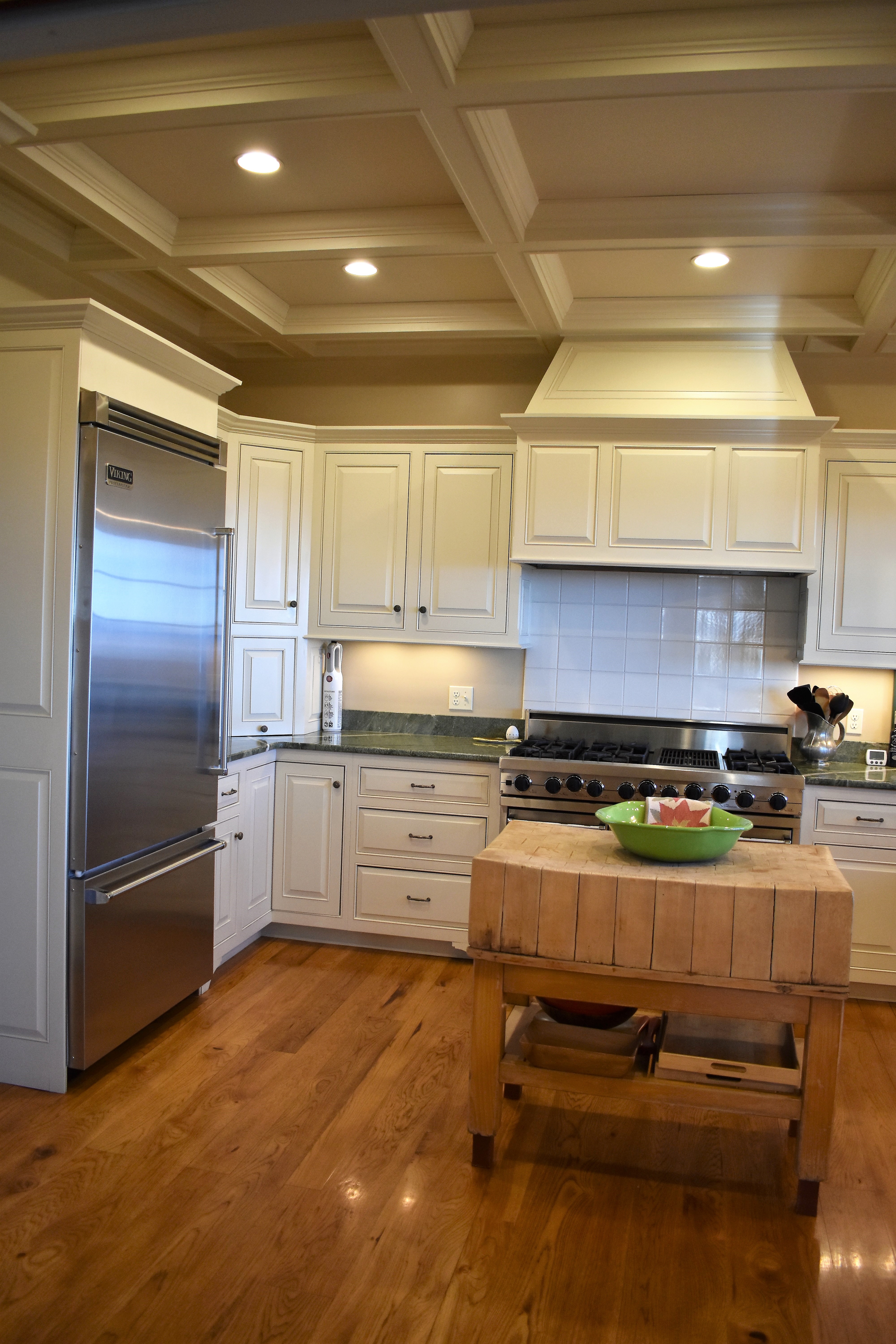 Traditional kitchen cabinet and counter detail