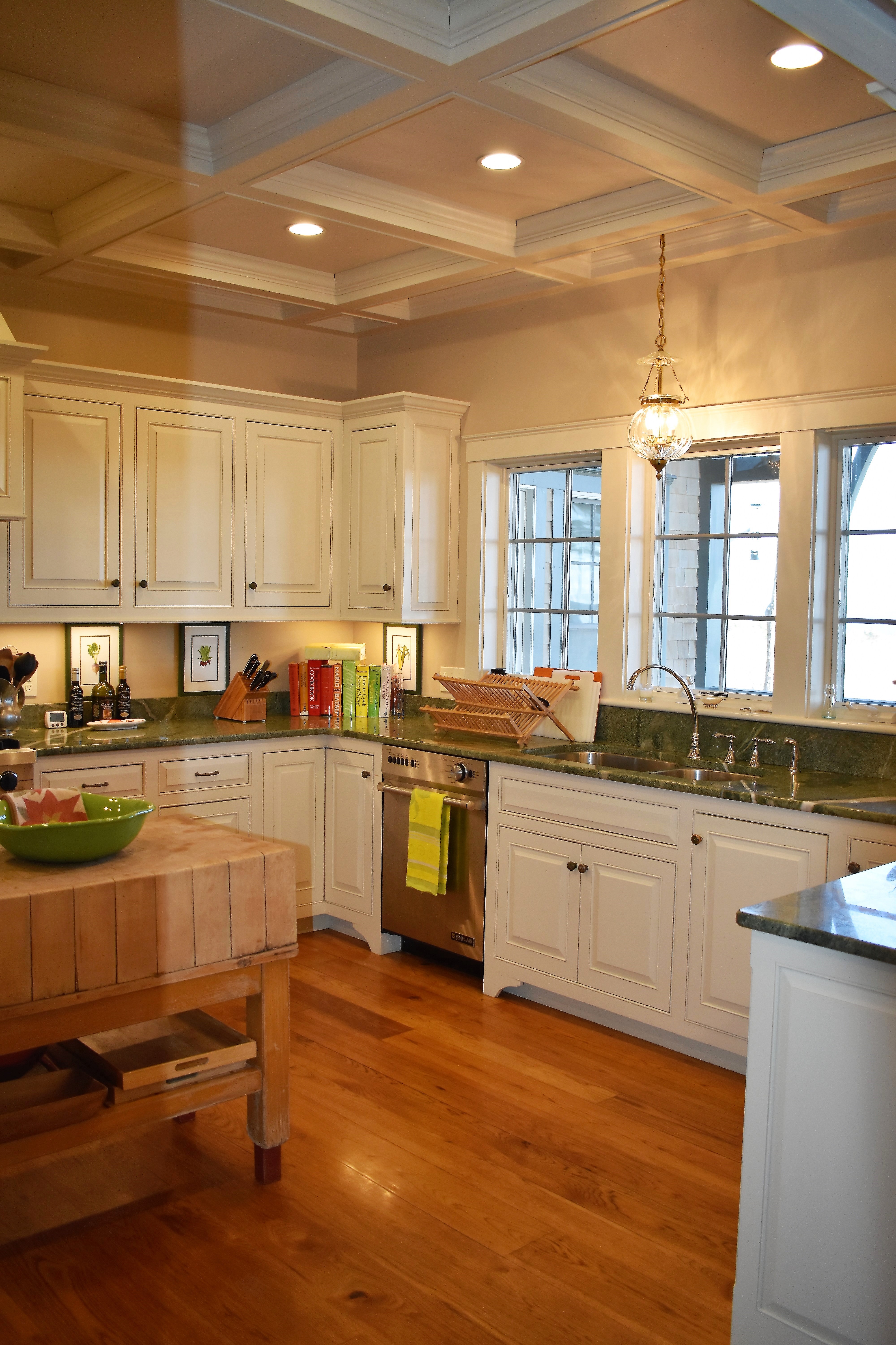 Traditional kitchen island seating detail