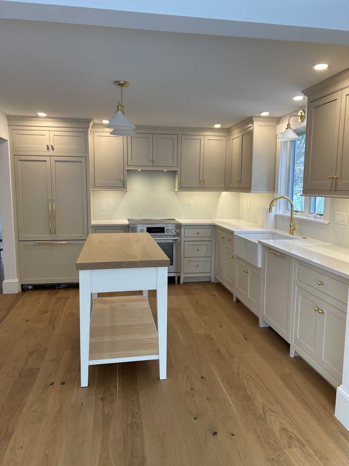 Taupe kitchen with farmhouse sink