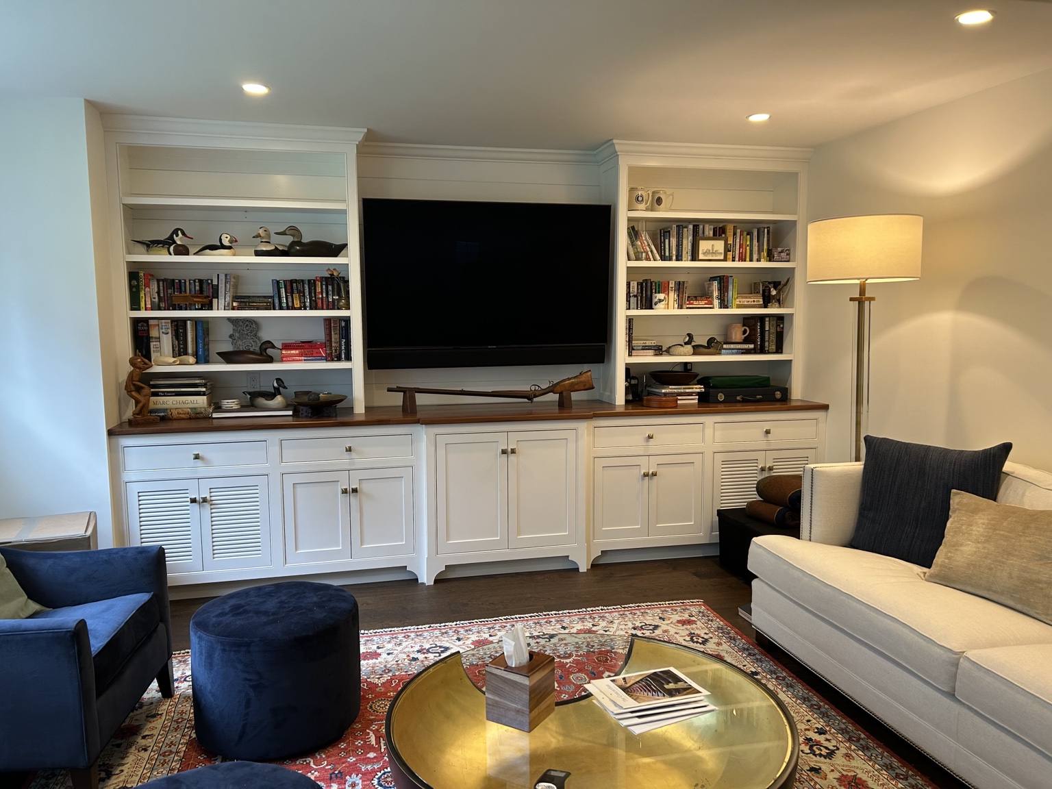 White media wall built-in